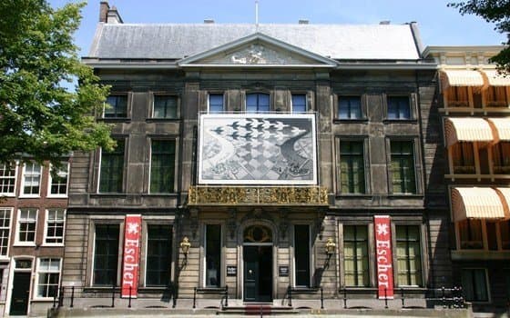 A fachada do Escher Museum
