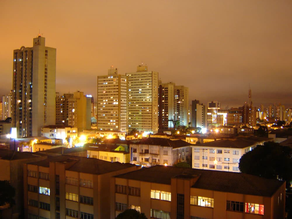 uma vista de Curitiba