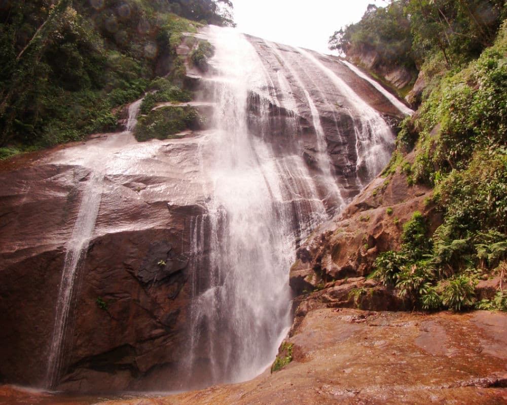 Três Tombos em Ilhabela