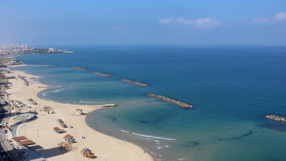 As praias belas e animadas de Tel Aviv