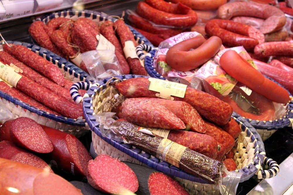 Boa comida alemã por um preço justo em um lugar incrível onde você terá uma experiência verdadeiramente berlinense: assim é a delicatessen Rogaki (Crédito da foto: Natalie Soares)