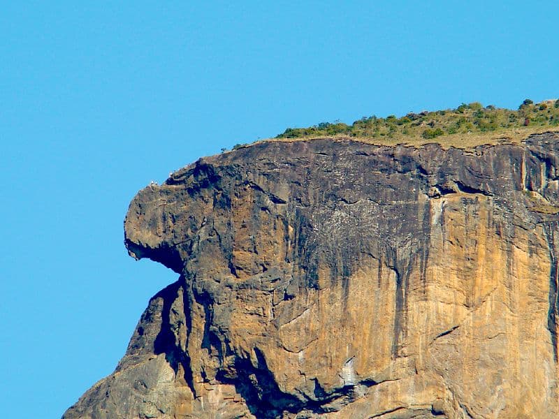 A Pedra do Baú é um dos principais cartões postais da cidade, mas haja fôlego para a trilha (Crédito da foto: www.flickr.com/José Claudio Guimarães - Creative Commons License)