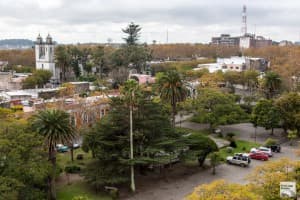 Você pode conhecer Colônia saindo de balsa da Argentina ou em duas horas de carro de Montevidéu. (Crédito: Viajo Logo Existo)