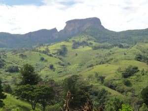 A Pedra do Baú é o principal cartão postal desta pequena cidade serrana. (Crédito da foto: Flick/Dicas de Pousadas)