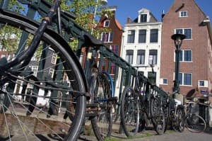 Divirta-se fazendo como os holandeses e passeando de bike em Amsterdã