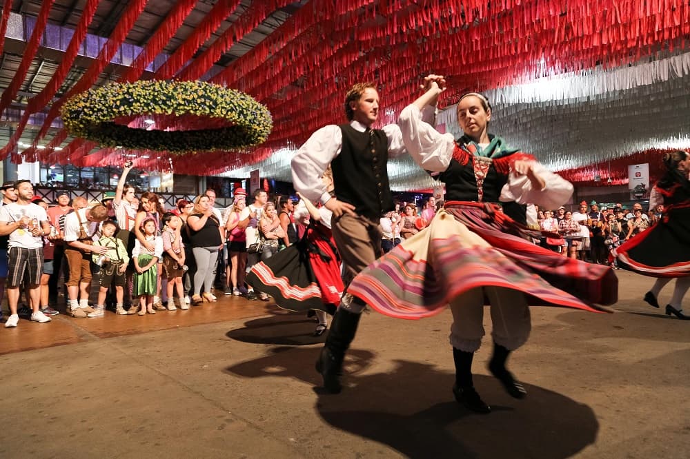 O clima da Oktoberfest contagia toda a cidade, mas é no Parque Vila Germânica que a festa se concentra (Crédito da foto: Daniel Zimmermann - Divulgação)