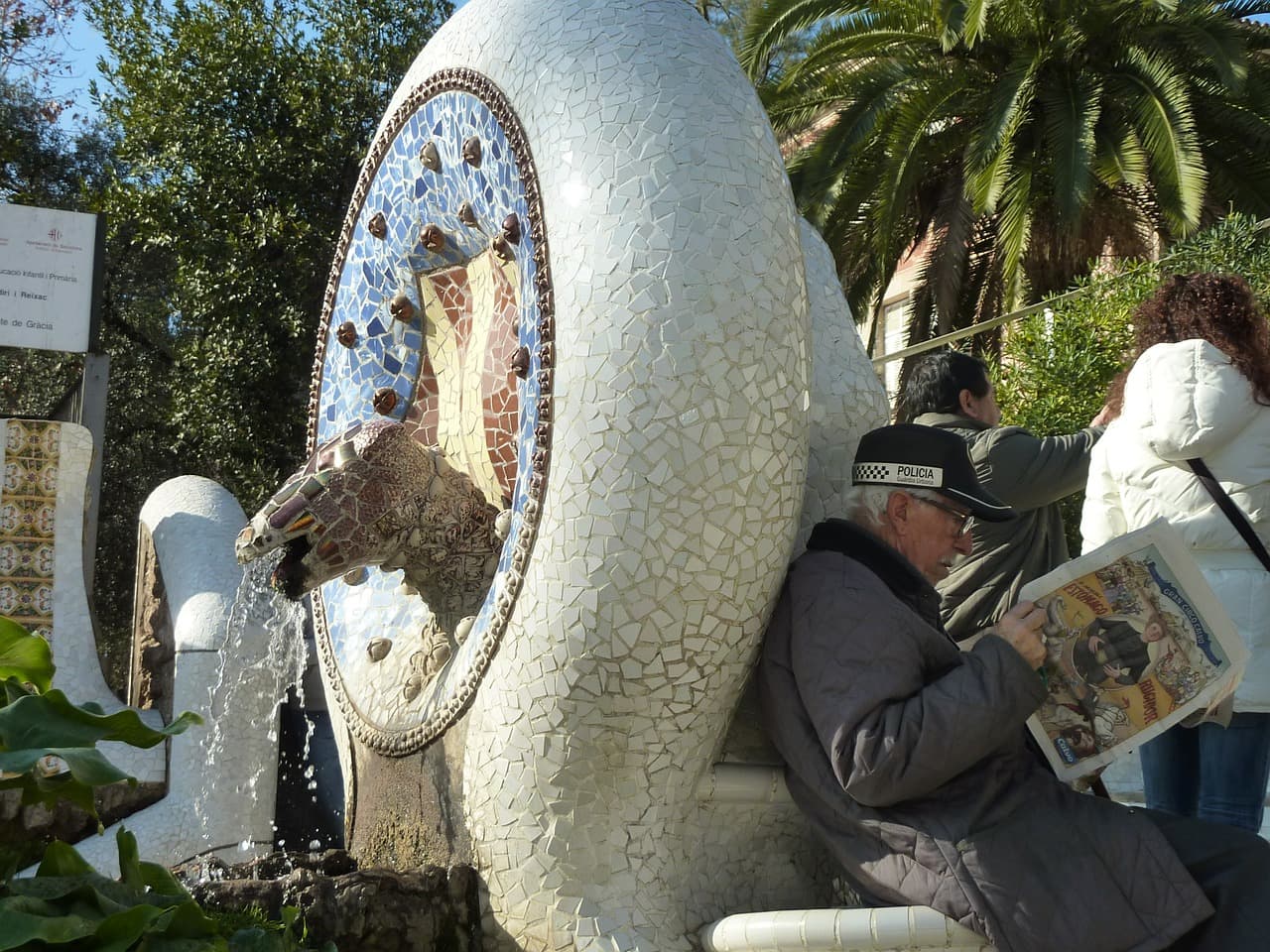 Mais um ponto icônico da cidade, o Park Guell também é obra de Gaudí
