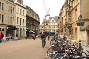 A Inglaterra, assim como toda a Europa, parece convidar os turistas a um passeio de bike (Crédito: Clarissa Donda)