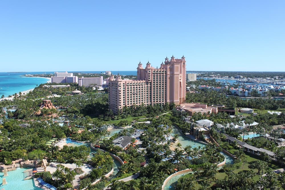 O incrível complexo do Atlantis Aquarium inclui diversas opções de hospedagem e atividades recreativas (Crédito da foto: Atlantis Aquarium)