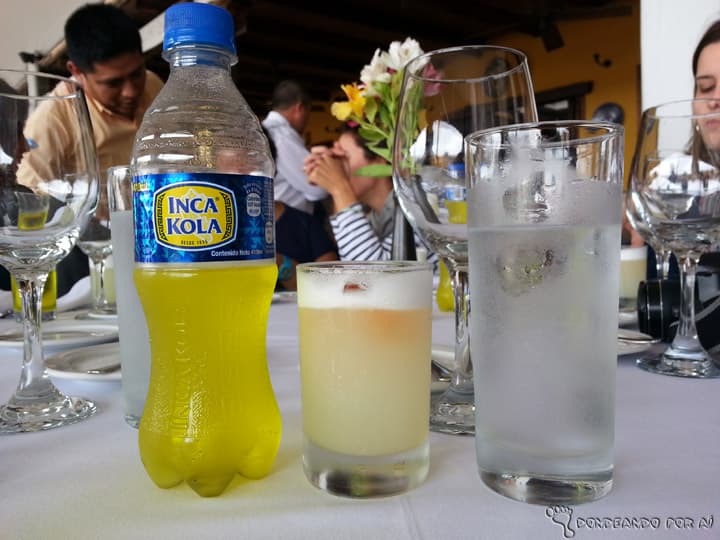 Lima também tem “bons drinks”: entre eles, o típico refrigerante Inca Cola, que tem uma cor estranha, mas vale a pena experimentar (Crédito da foto: Clarissa Donda)