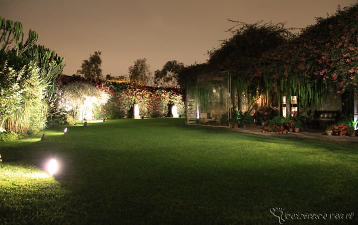 Um dos pequenos contornos do jardim do Museu Larco; é bem mais bonito ao vivo! (Crédito da foto: Clarissa Donda)
