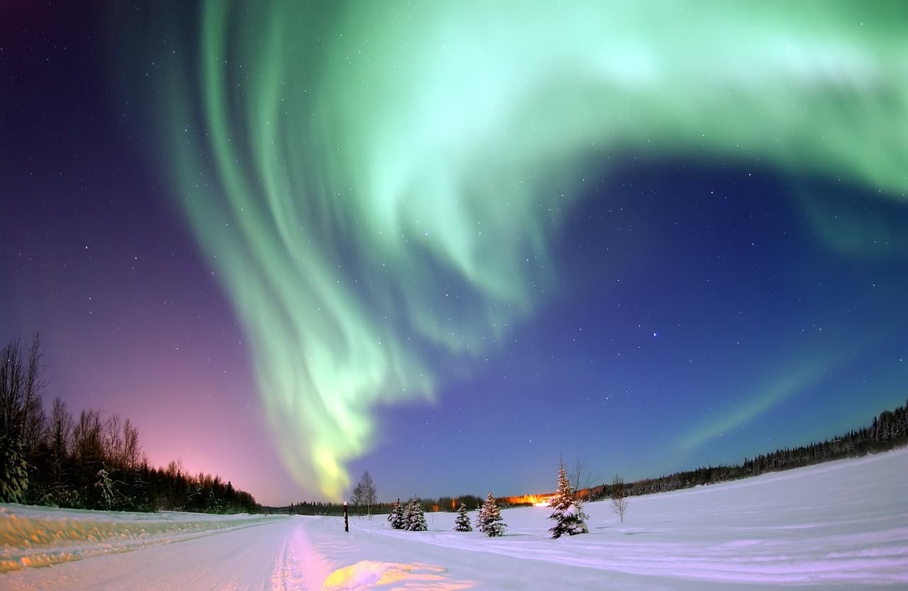 Anote na agenda da sua vida: março é a época para ver um dos maiores fenômenos naturais da Terra, a aurora boreal