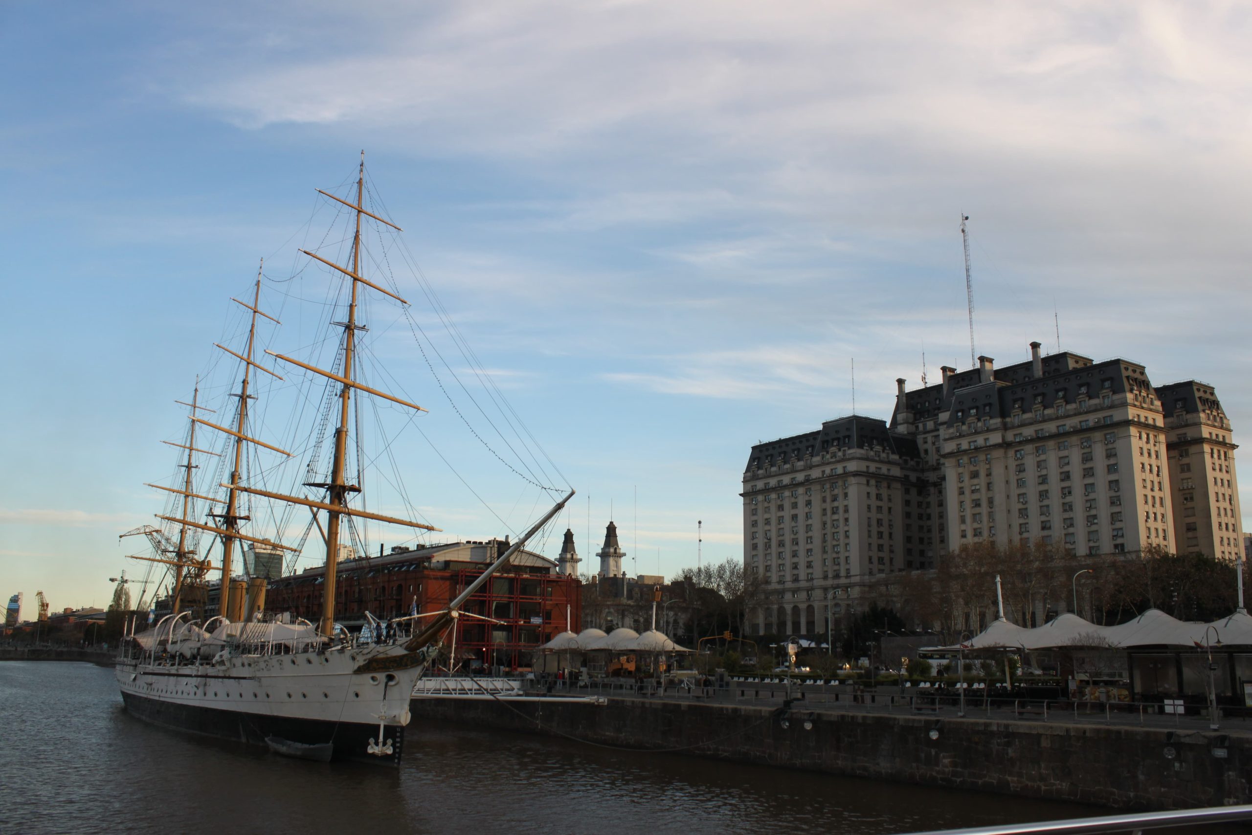 Jantar a dois em Puerto Madero pode ser um programa e tanto para o dia dos namorados