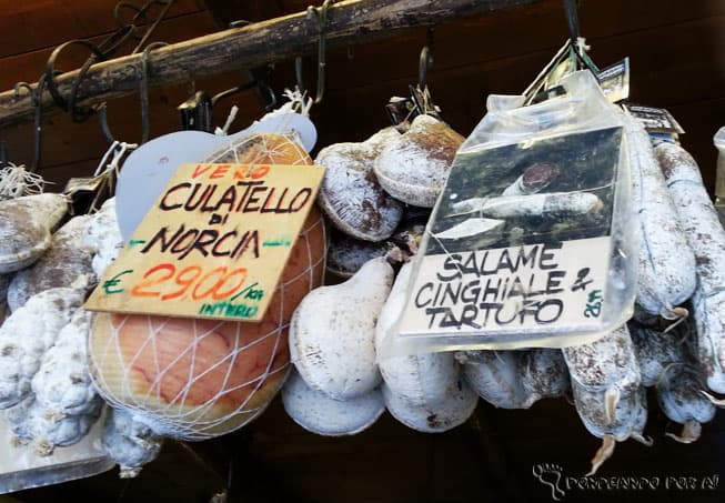 O famoso presunto cru italiano tambem faz parte da deliciosa lista de delícias da Umbria (Crédito da foto: Clarissa Donda)
