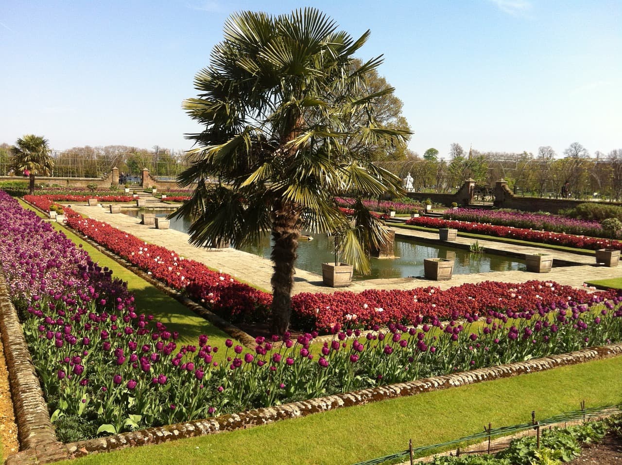 Este lindo parque é pertinho do Kensington Palace e fica praticamente no quintal da família real britânica