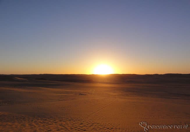Pôr do sol no deserto: nem adianta tentar descrever (Crédito da foto: Clarissa Donda)