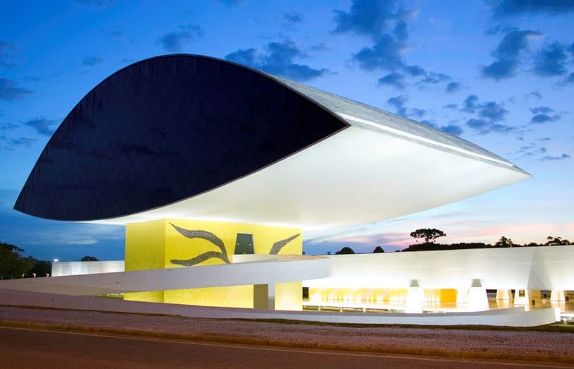 Museu Oscar Neimeyer em Curitiba