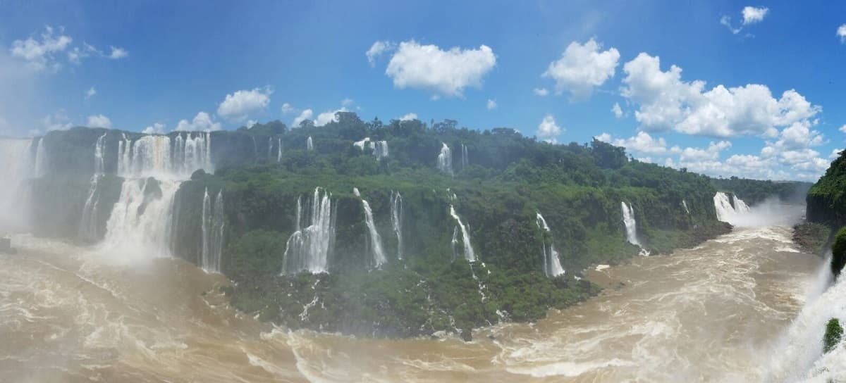 cachoeira em Foz do Iguaçu