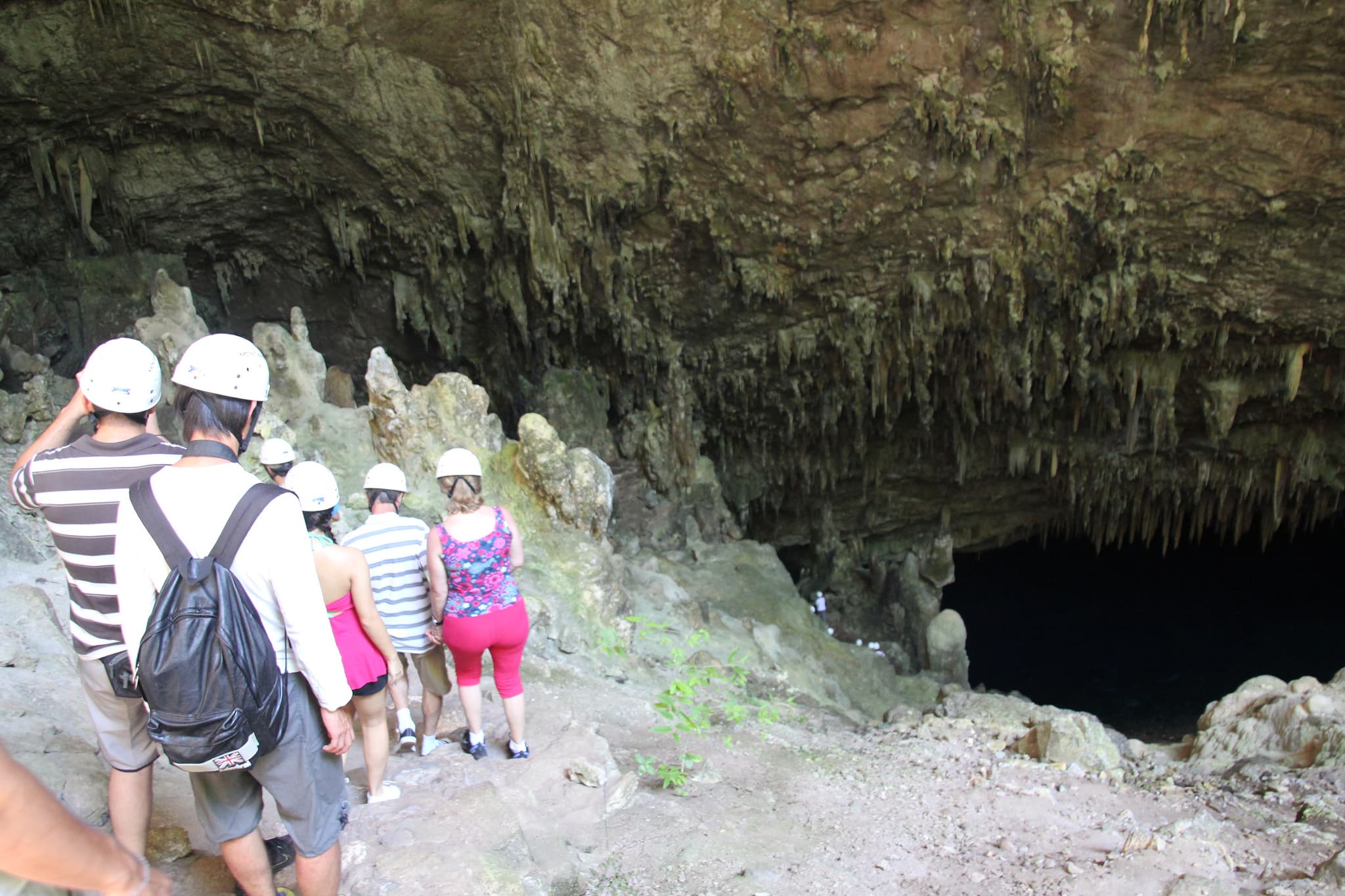 Gruta do LAgo Azul, Bonito - Brasil Attribution: Flickr/Creative Commons/Patty Ho/Via/https://flic.kr/p/bMPnAg