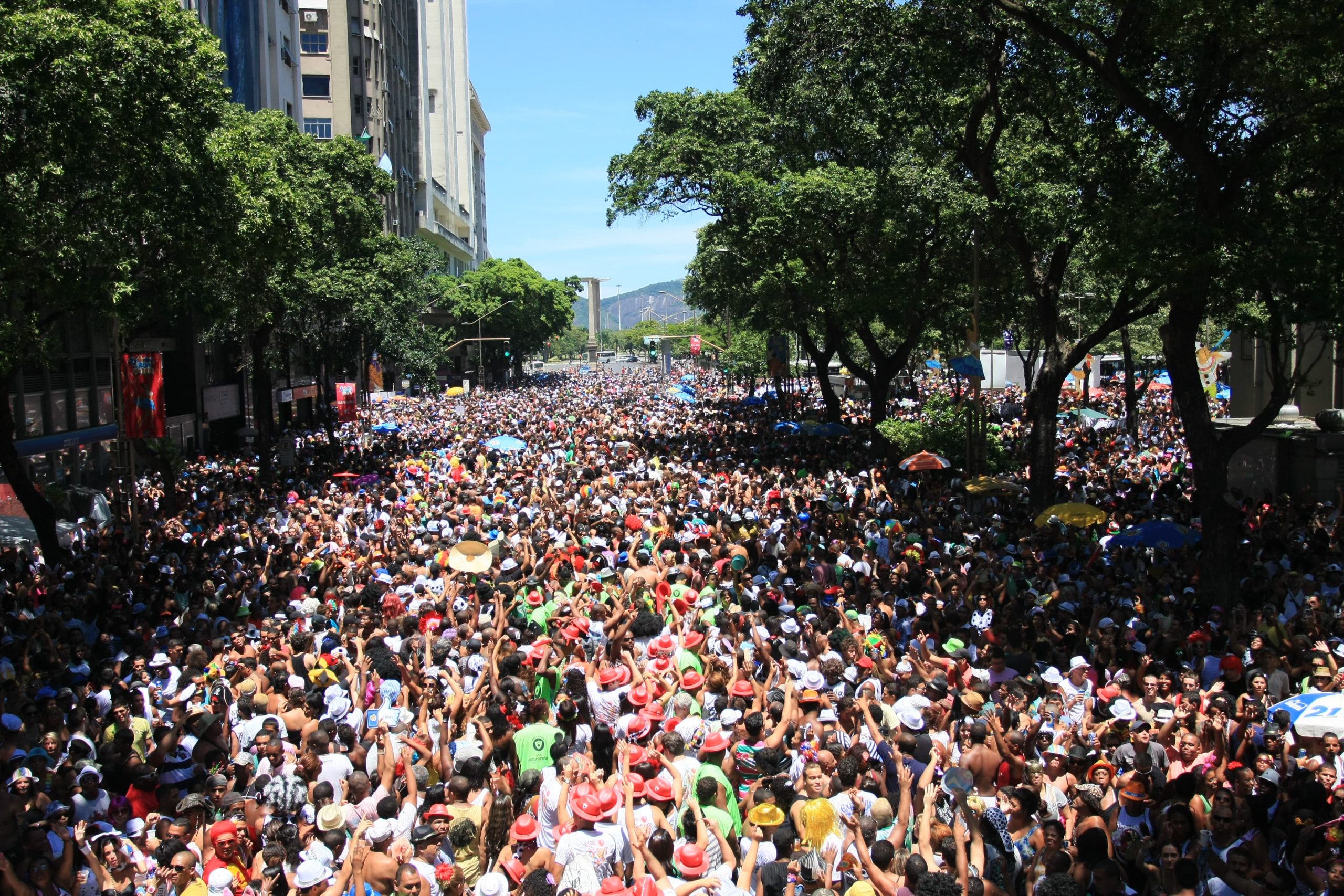 Foto: Hoton Ventura - Folia com o Cordão da Bola Preta é assim!