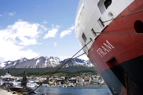 Seu sonho de fazer um cruzeiro pode acabar em uma experiência completamente diferente do que você imaginava, nas águas geladas da Noruega (Crédito da foto: Hurtigruten ASA)