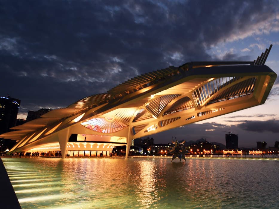 A linda arquitetura do Museu do Amanhã à noite