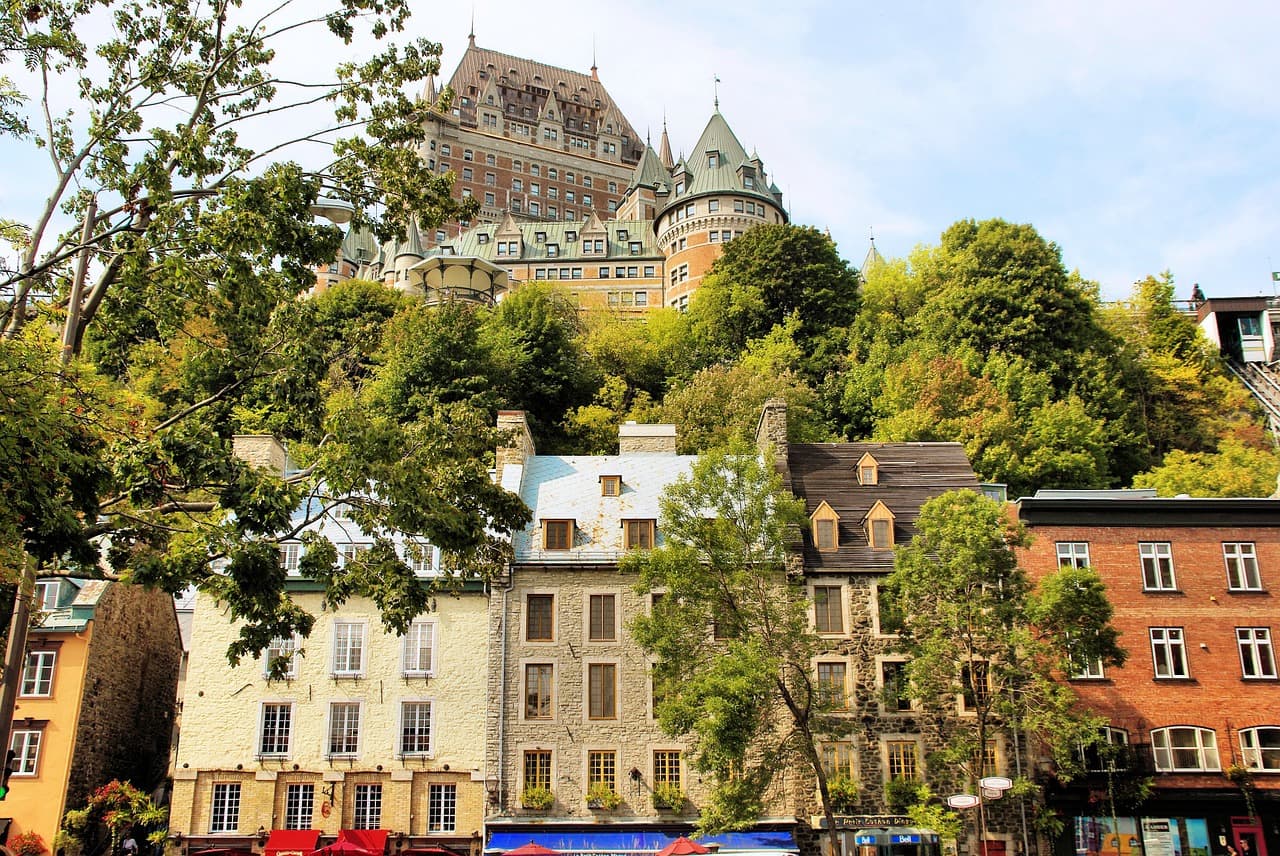 Imagine essa calma e tradicional Quebec cheia de festas e muita neve. Um novo olhar sobre o Canadá