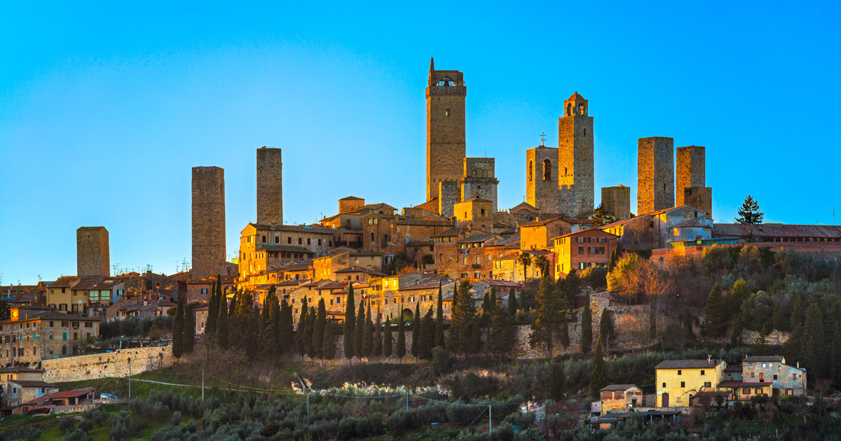 oliveiras e torres em san gimignano