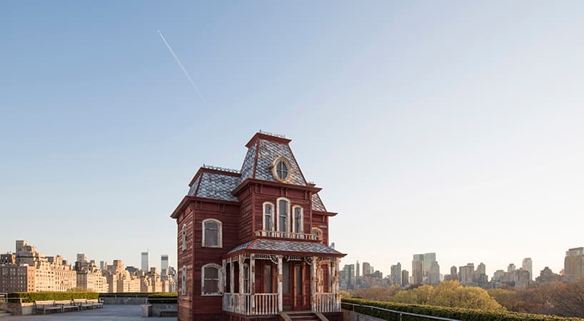 Cornelia Parker, o Transitional Object (PsychoBarn)