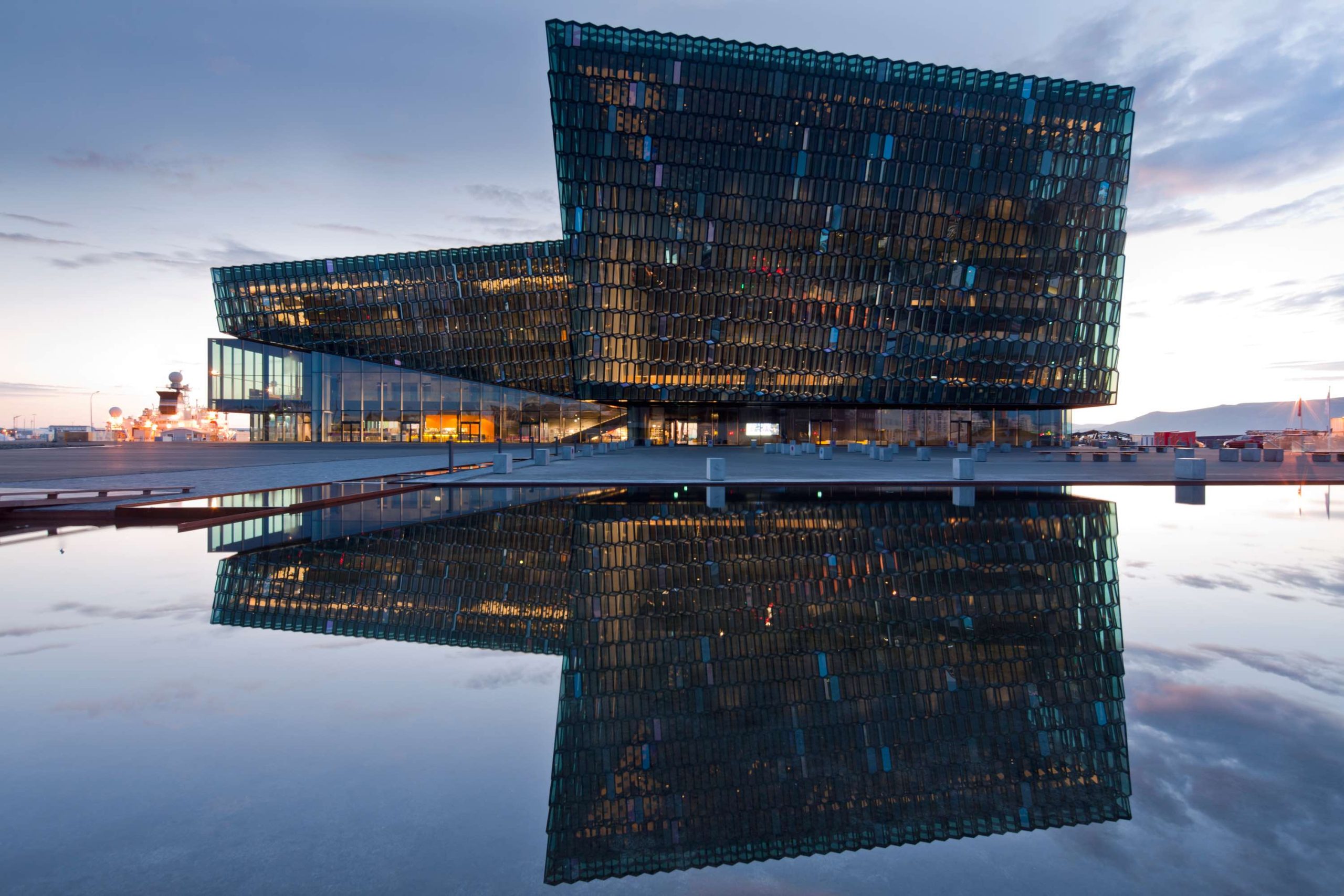 Harpa Sonar, o Islândia pode misturar aventura e natureza, mas com muita música boa