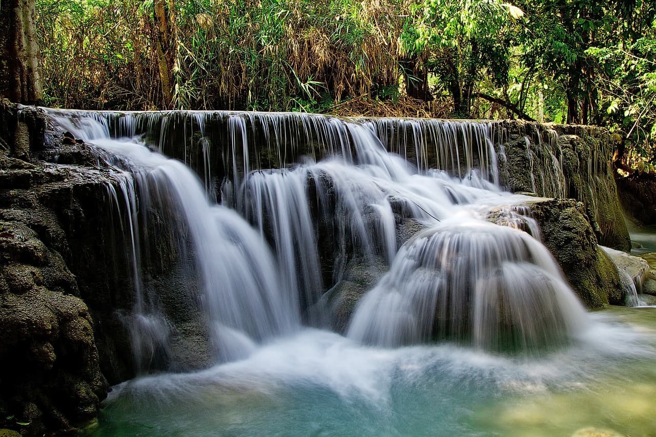 A cachoeira de Kuang SI, no Laos. O Sudeste Asiático é repleto de maravilhas da natureza