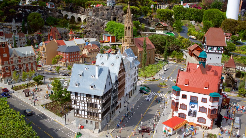 Foto da atração turística Mini Mundo em Gramado mostrando uma cidade em miniatura.
