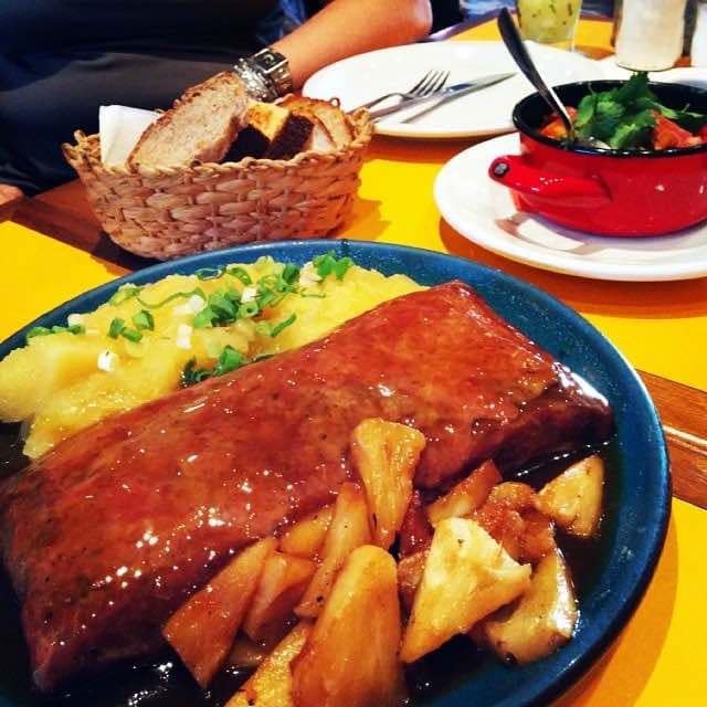 O restaurante de comida nordestina Mocotó é ponto de encontro de todo o tipo de paulistano