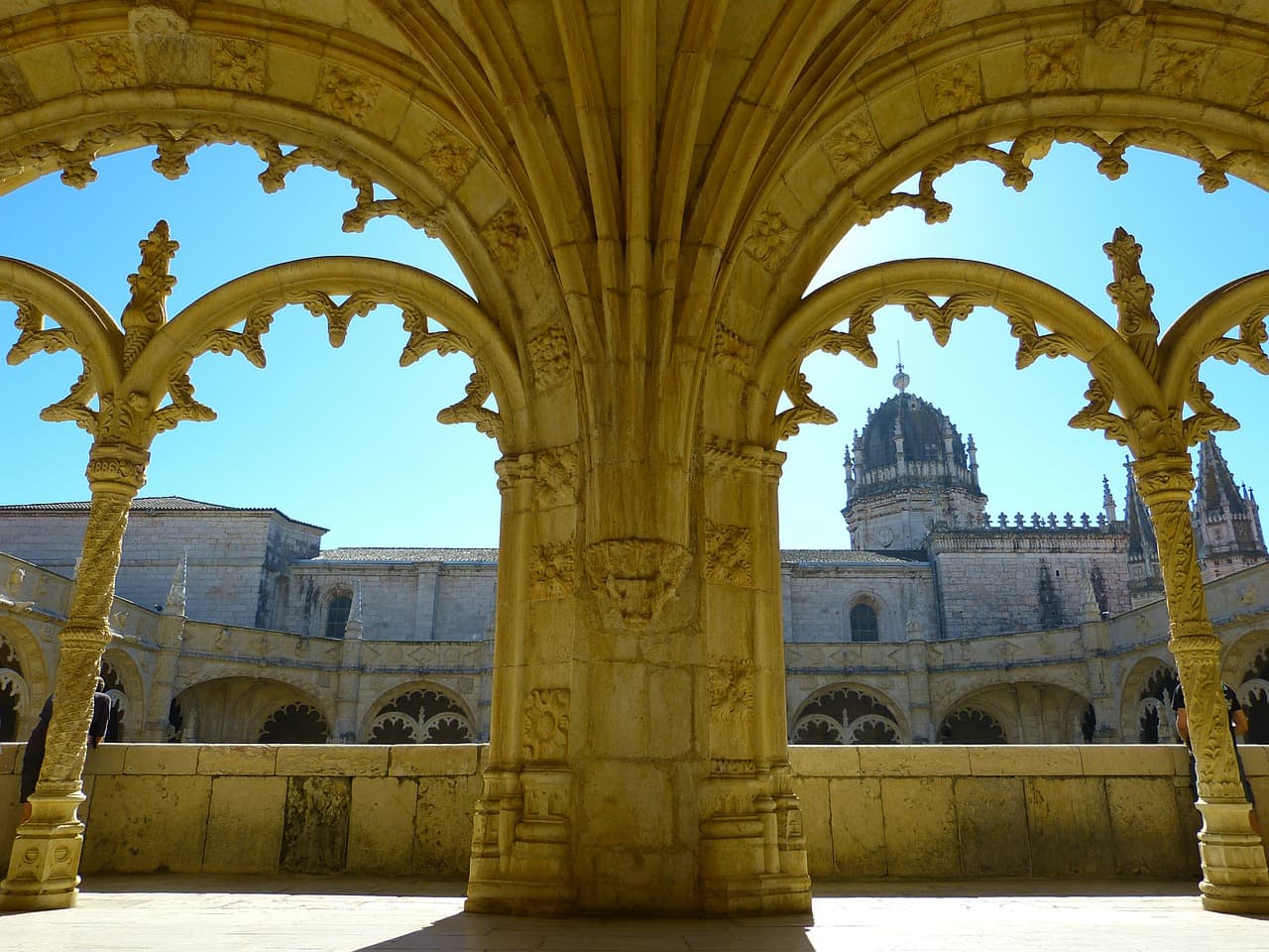 Dentro do Mosteiro dos Jerônimos, um lindo passeio em Lisboa