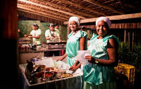 Comida baiana à vontade, dentro do camarote Salvador