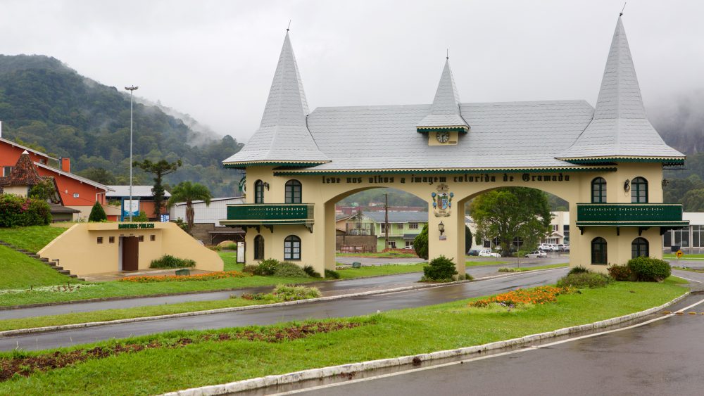 Pórtico de entrada da cidade de Gramado.