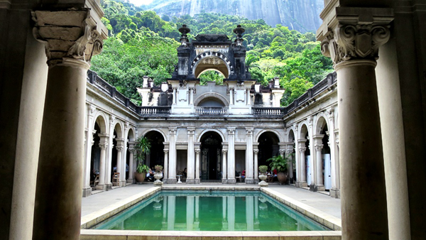 O parque Lage é mesmo uma das atrações ao ar livre mais bonitas da cidade