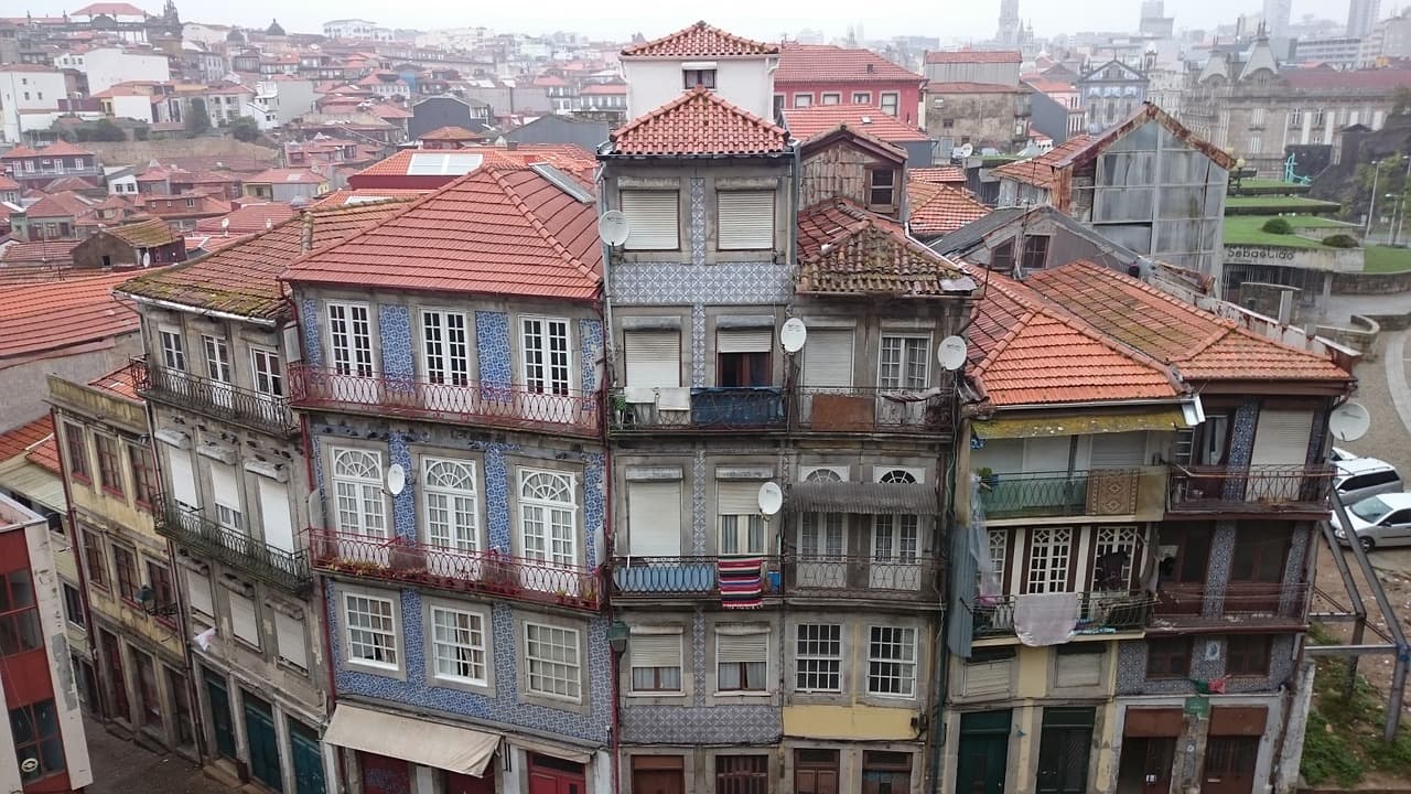 O Porto e sua arquitetura típica, prédios antigos e cheios de identidade
