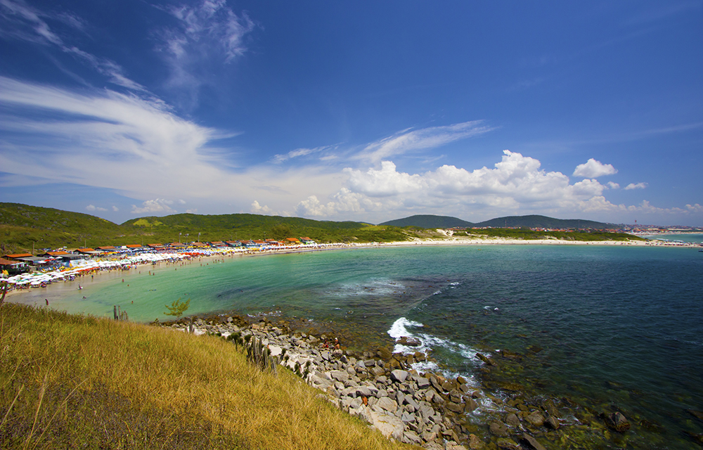 Vista panorâmica da Praia das Conchas em Cabo Frio