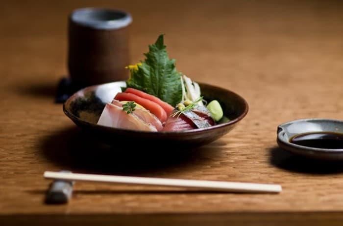 O belo prato de sashimi do Naoshima