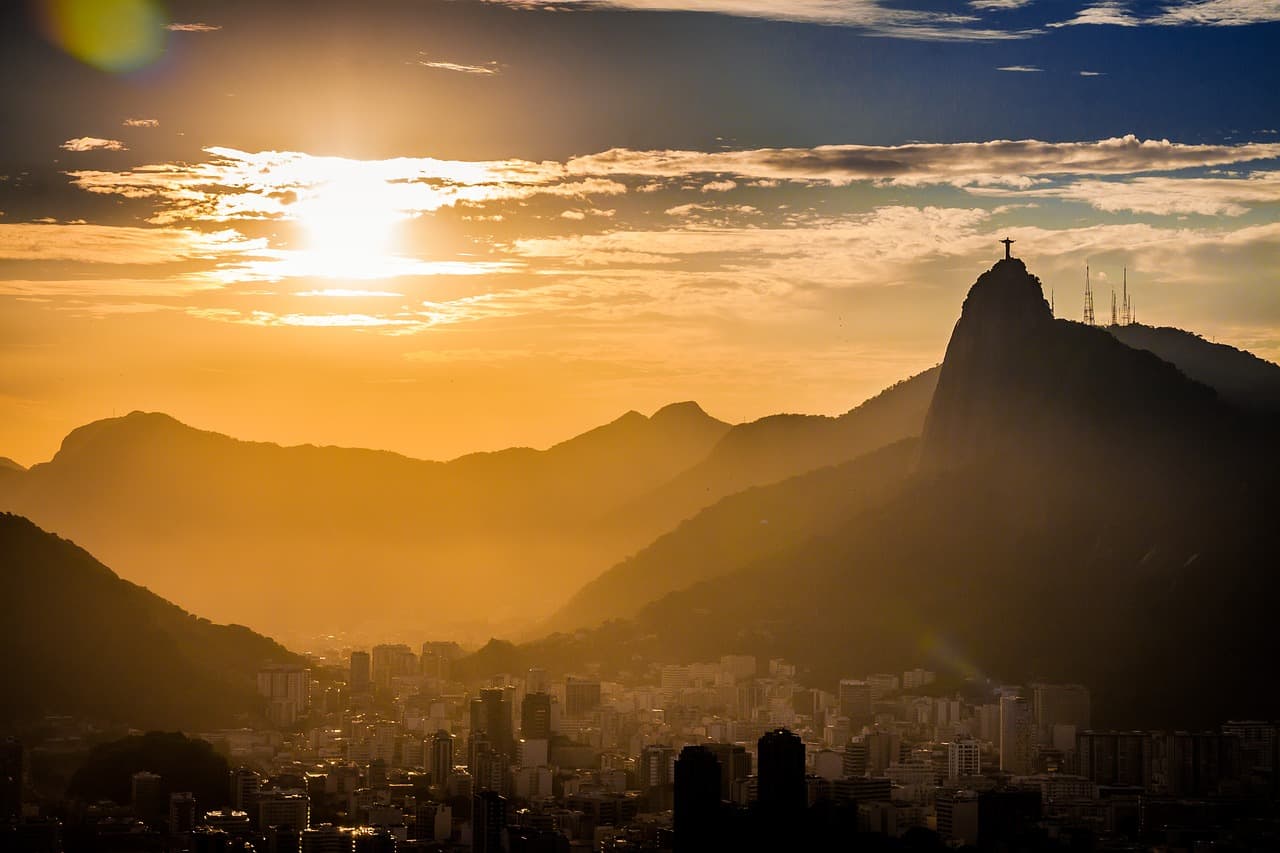 A eterna cidade maravilhosa encanta, com charme, praias e descontração