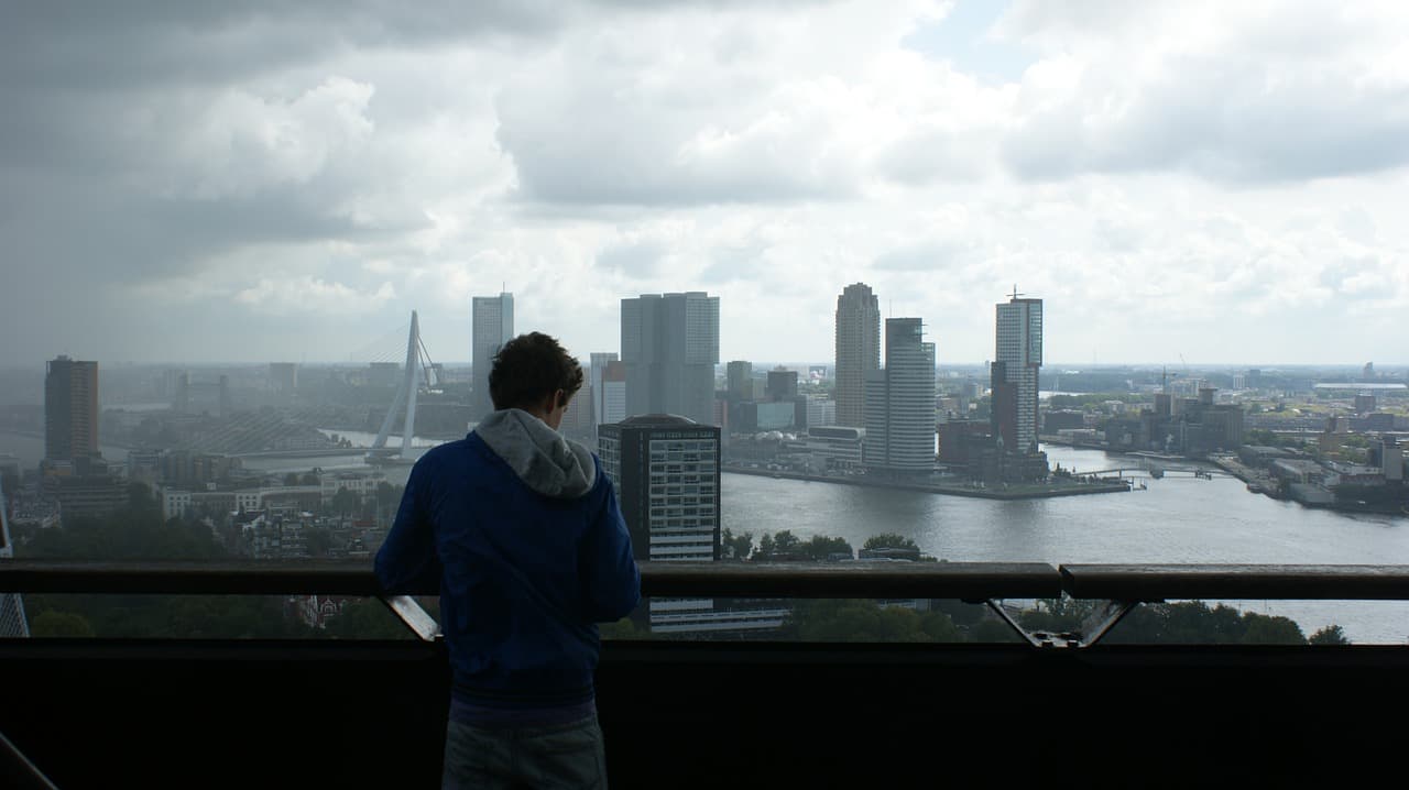 Vista da moderna Roterdã