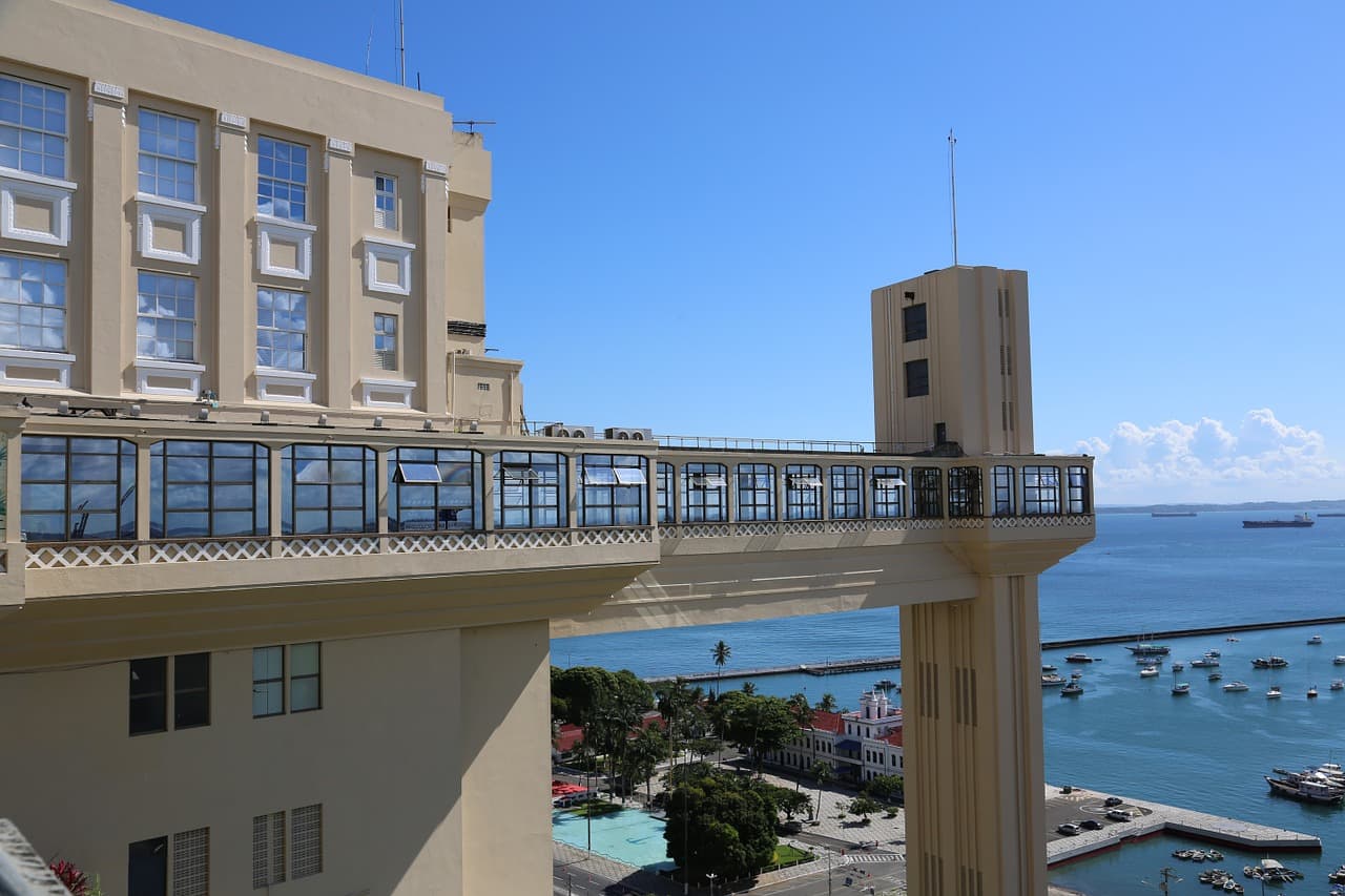 A visita ao elevador Lacerda é indispensável, pela experiência nada convencional e claro, a vista maravilhosa que se tem lá de cima