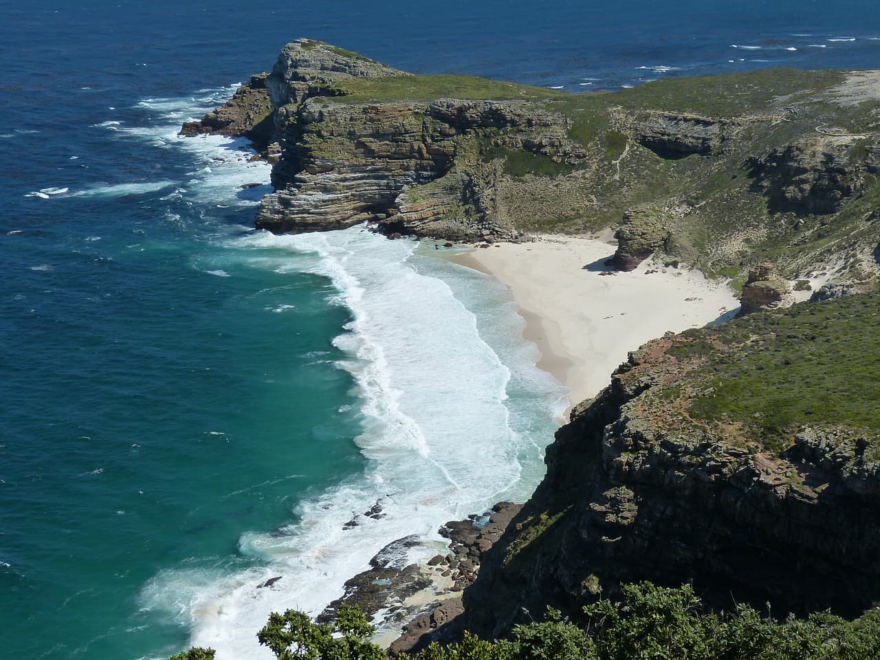A Cidade do Cabo é uma boa pedida para incluir no seu roteiro, com uma diversidade incrível entre o lado urbano de uma grande cidade, lindas praias e muita natureza ao redor
