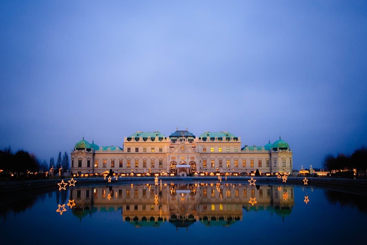 Viena à noite, a bela cidade austríaca